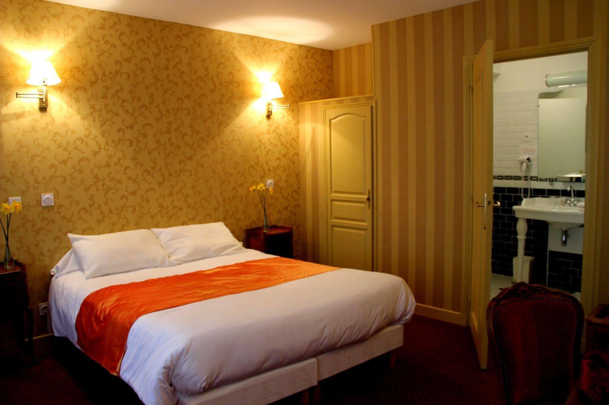 Hotel Rabelais トゥール エクステリア 写真